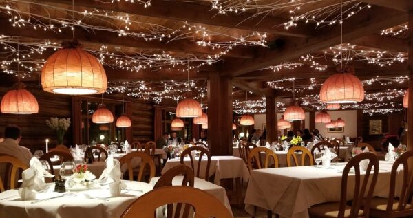 Best Lake Louise Dining Experiences for Food Lovers